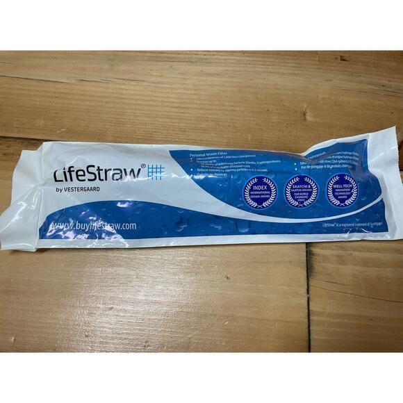 NEW! Life Straw Personal Water Filter. Camping Travel Emergency - Picture 1 of 3